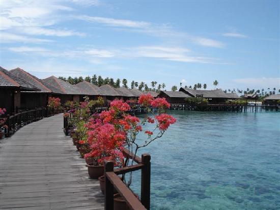 sipadanwatervillage2.jpg